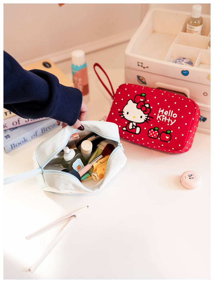 凯蒂猫HelloKitty化妆包高颜值大容量清新甜美可爱卡通手拿收纳包详情13
