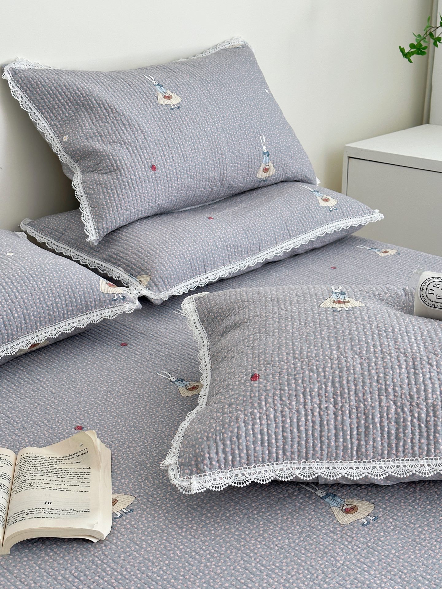 Lisa series, a three-piece set of all-cotton high-temperature sand-washed cotton bed cover, is skin-friendly, breathable and suitable for all seasons pic 95