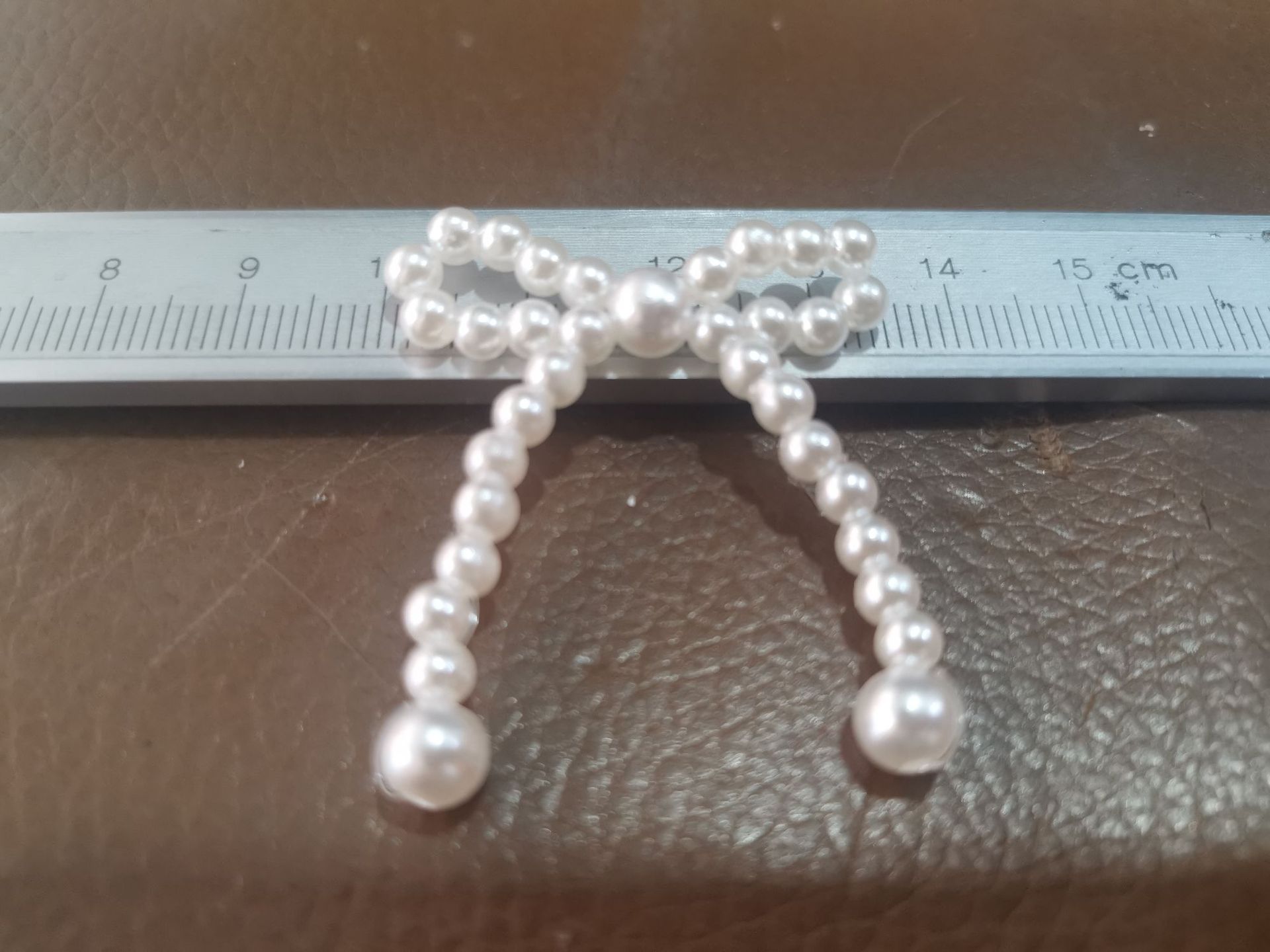 In-stock pearl bow floral art, hand-woven bouquets, pearl chain accessories, baking packaging materials, gift decorations pic 11