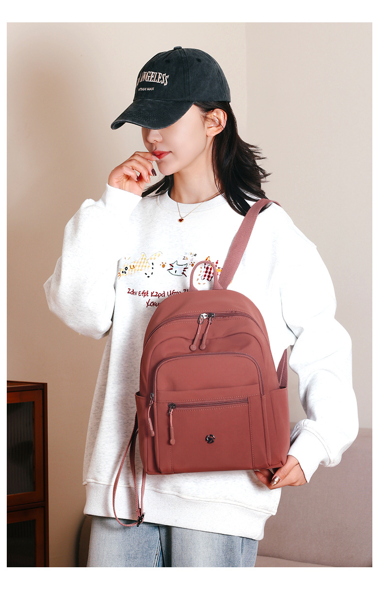 新款大容量双肩包百搭轻便尼龙包简约潮搭旅行包都市风靓丽背包详情19