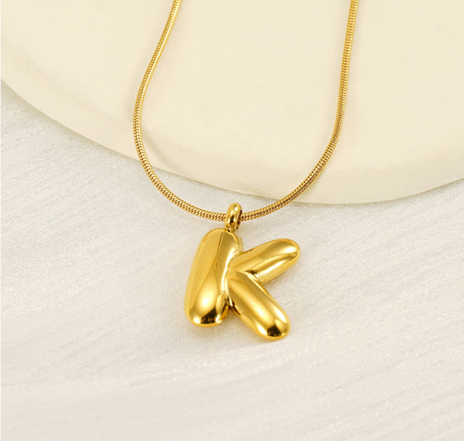 Cross-border best-selling bubble 26-letter smooth pendant necklace, a niche and versatile gold-plated titanium steel necklace accessory pic 20