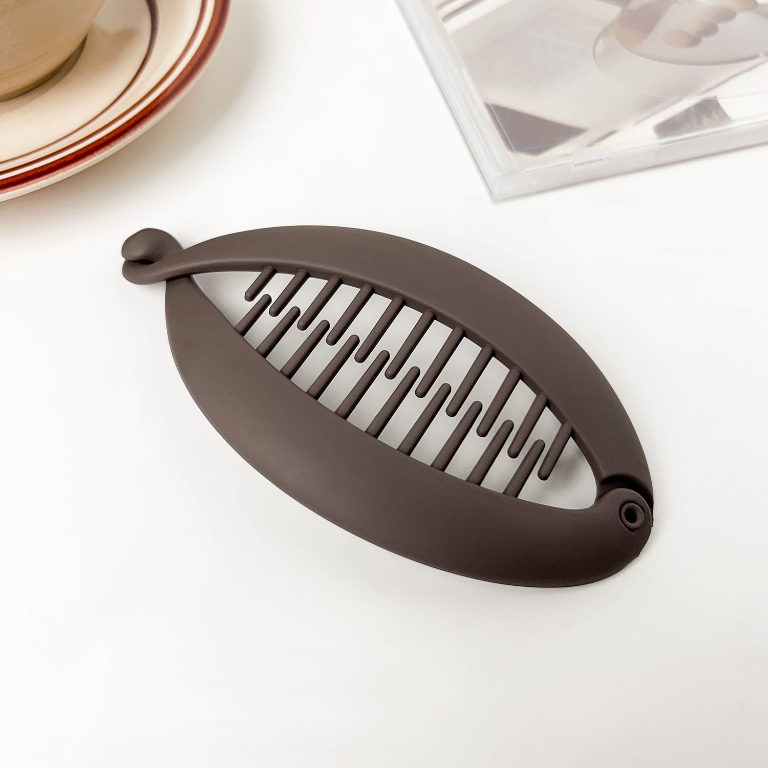 Simple matte hair clip, elegant solid color fish clip, toothed anti-slip ponytail clip, clasp flat hair clip, upright banana clip headwear pic 11