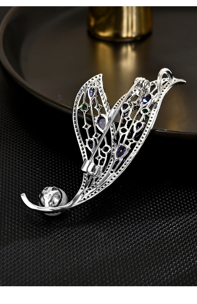 简约百搭鱼尾胸针轻奢镶钻珍珠胸花衬衫外套防走光别针配饰详情17