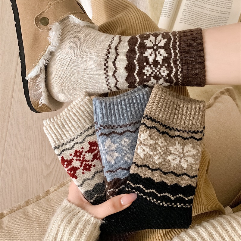 Thick and warm Fairisland retro wool striped socks for women, Japanese style autumn and winter color-blocked snow pattern pile socks pic 16