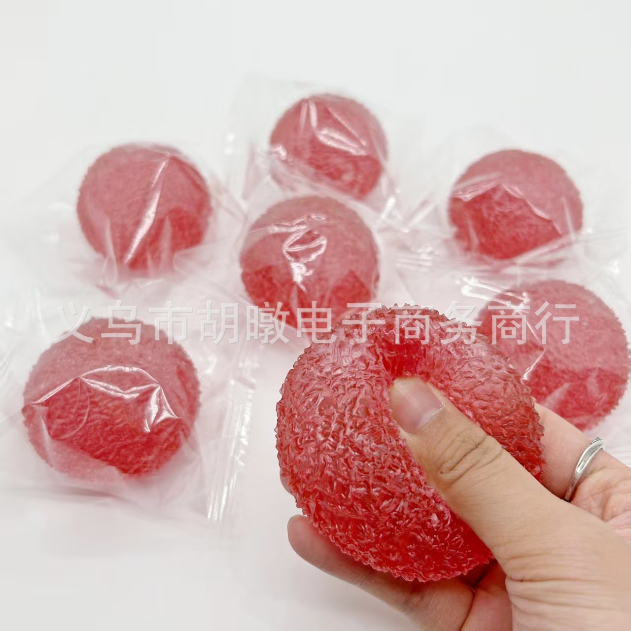 小红书爆款热销一颗杨梅冰球麦芽糖回弹踩雪声沙冰感手作球捏捏乐详情4