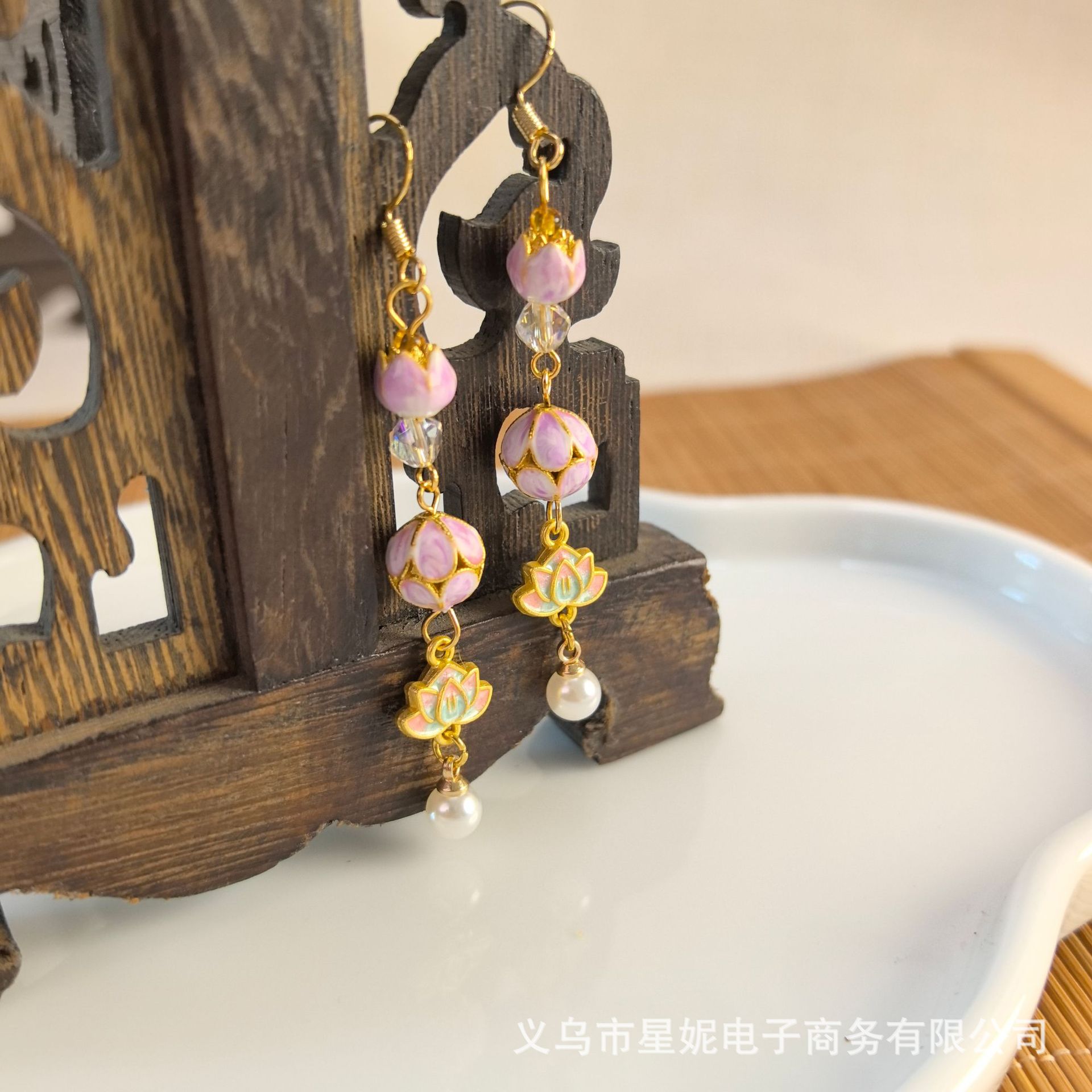 粉色莲花造型锆石耳环耳饰时尚耳饰品批发女款潮流耳环详情10