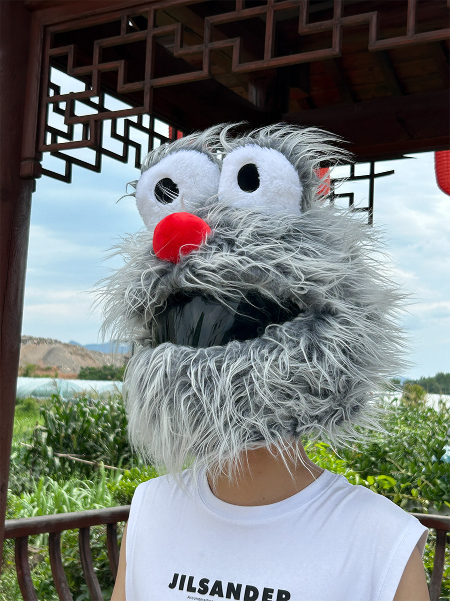 Cross-border personalized long-haired helmet covers, plush motorcycle protection covers, scratch-resistant and cute style riding cap covers are selling well across borders pic 12