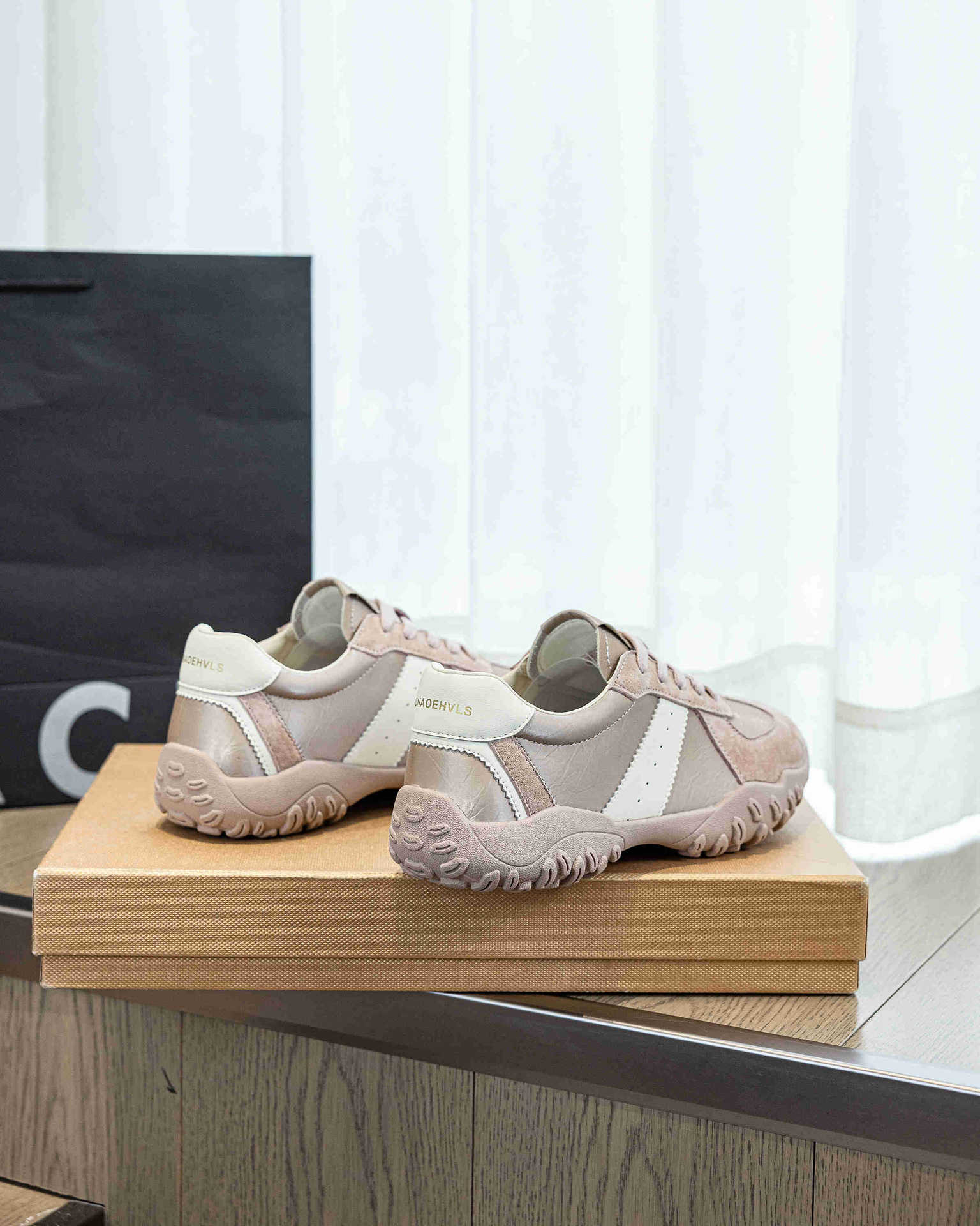 A new type of leather anti-slip and versatile De Xun shoes for women with soft soles, 56002, which can increase height by 7 cm pic 24