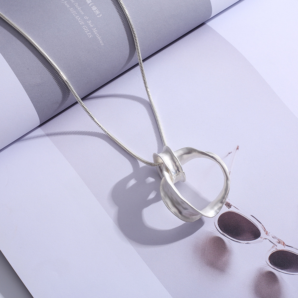 亚马逊爆款项链欧美大气双环复古蛇骨链圆形轻奢女士合金毛衣链详情7