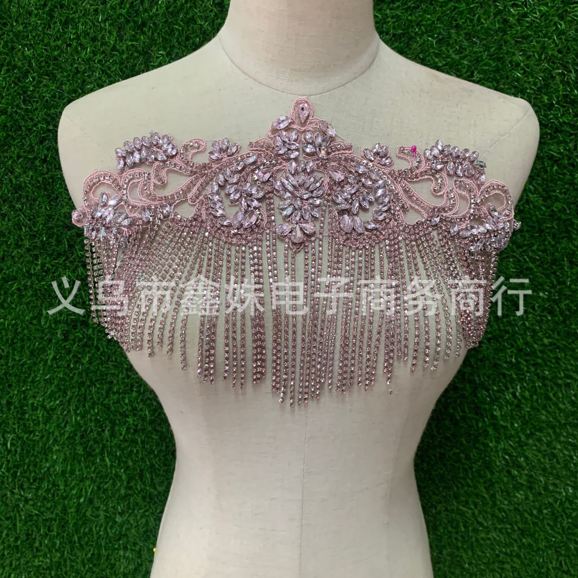 Clothing accessories, colored glass, diamond patterns, beading, embroidery, rhinestones, headwear, shoes and hats, accessories, hand-sewn diamond patterns, and matching flowers pic 7