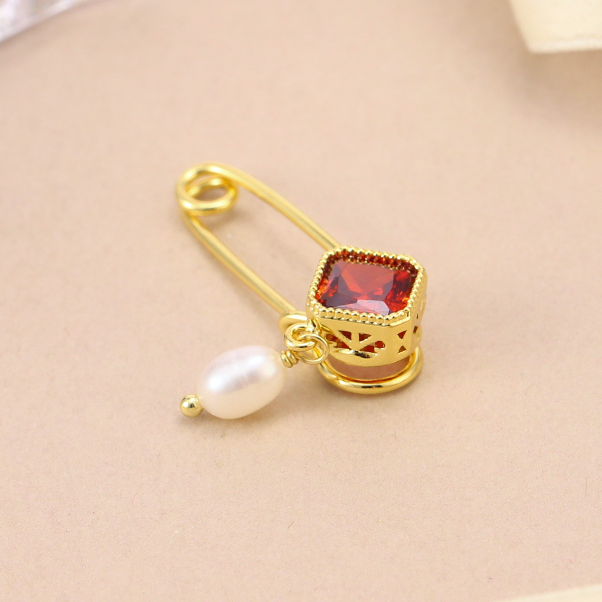 Retro and simple floral painting, oil-dripping long brooch, pearl coat, anti-glare sweater, cardigan button accessory pic 27