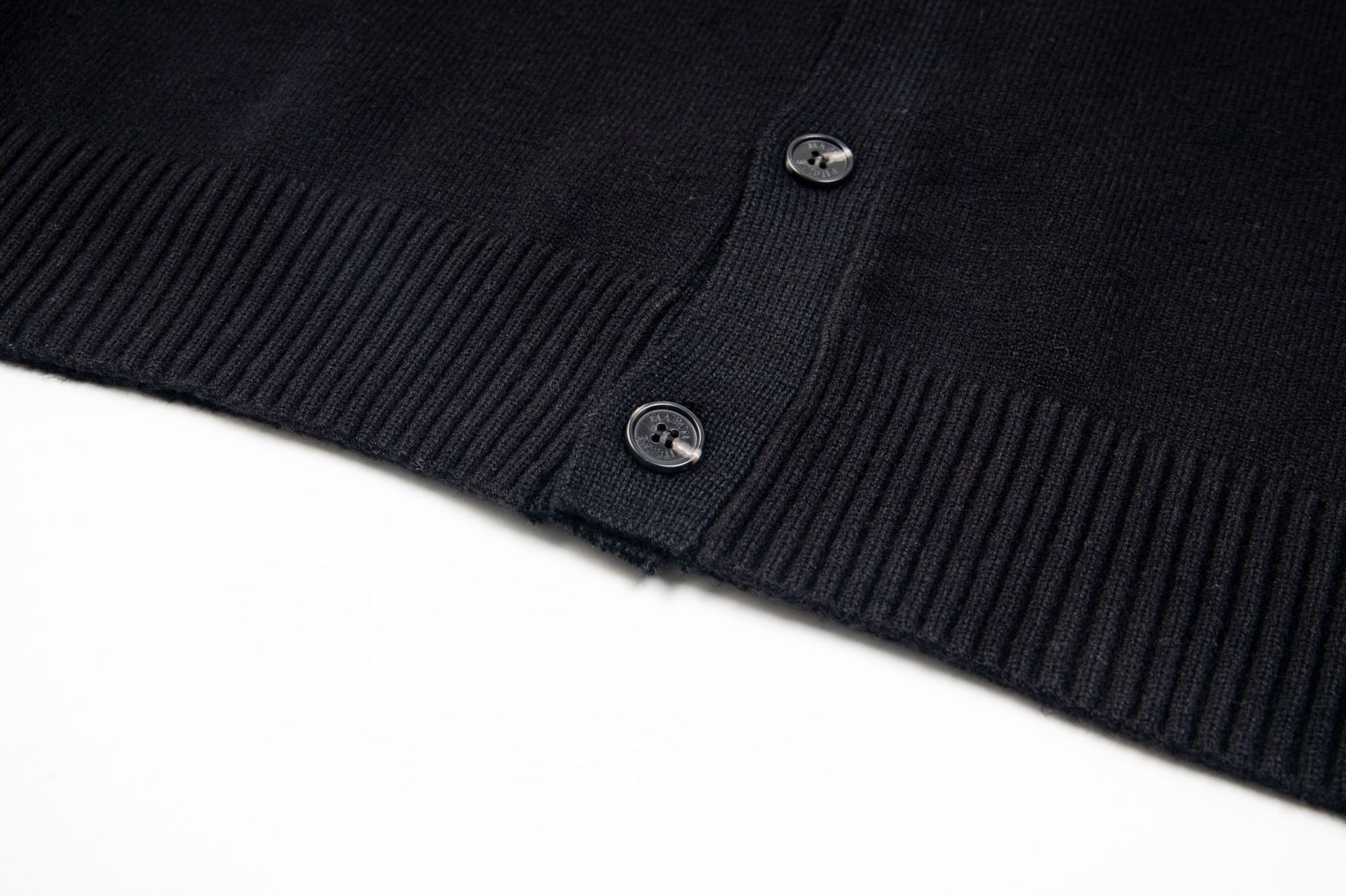 高版本restandrecreatio狐狸经典款胸前徽章刺绣条纹针织开衫毛衣详情26