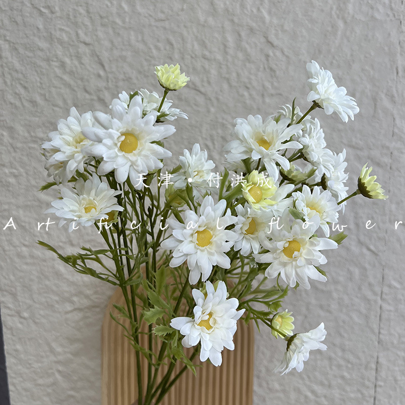 The carnation bouquet is a birthday gift for mom. The flower gift box is beautifully packaged pic 5
