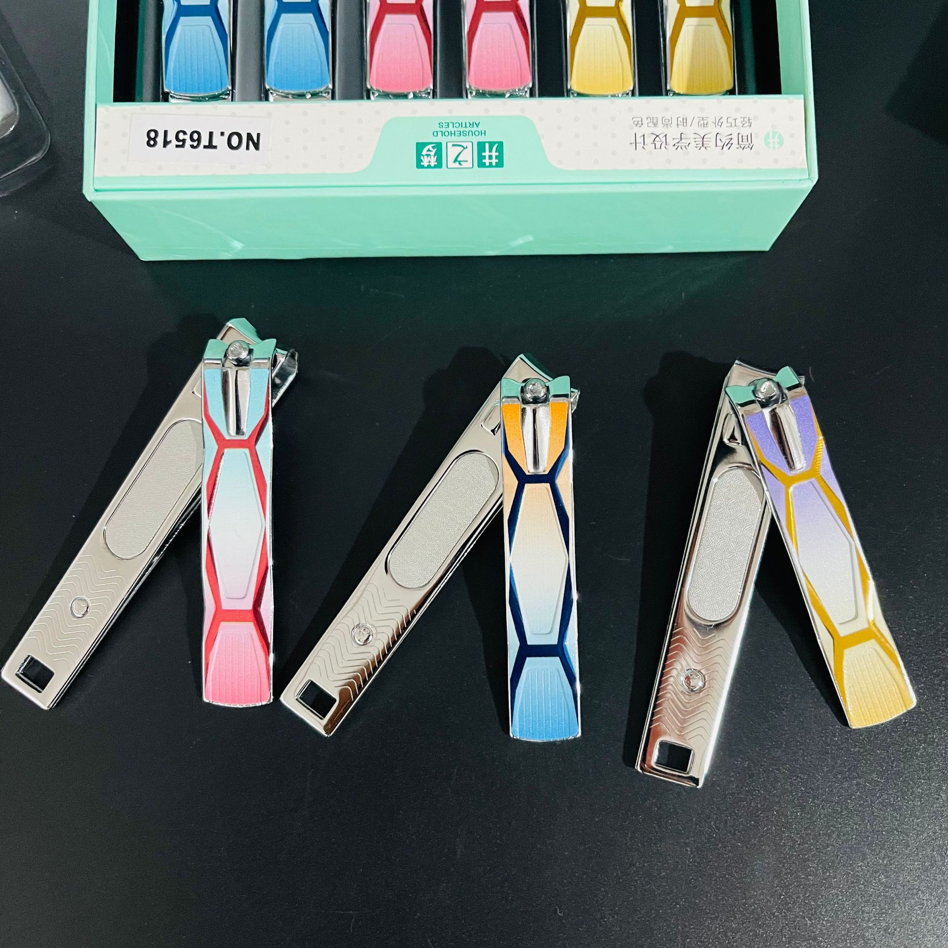 【 Office 】T6518 12/ box 600/ piece T6518 nail clippers, new household box nail clippers, nail art nail clippers, nail pliers 2 yuan supply pic 1