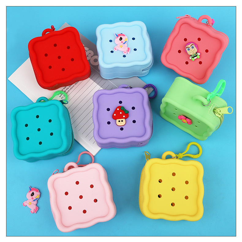 2024新款洞洞零钱包糖果色钱包钥匙扣学生书包挂件情侣方形耳机包详情2