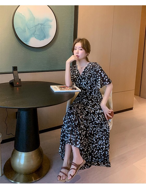 New summer dress for women, black knee-length floral chiffon, V-neck dress, fairy-like, super fairy-like and forest-like style pic 13