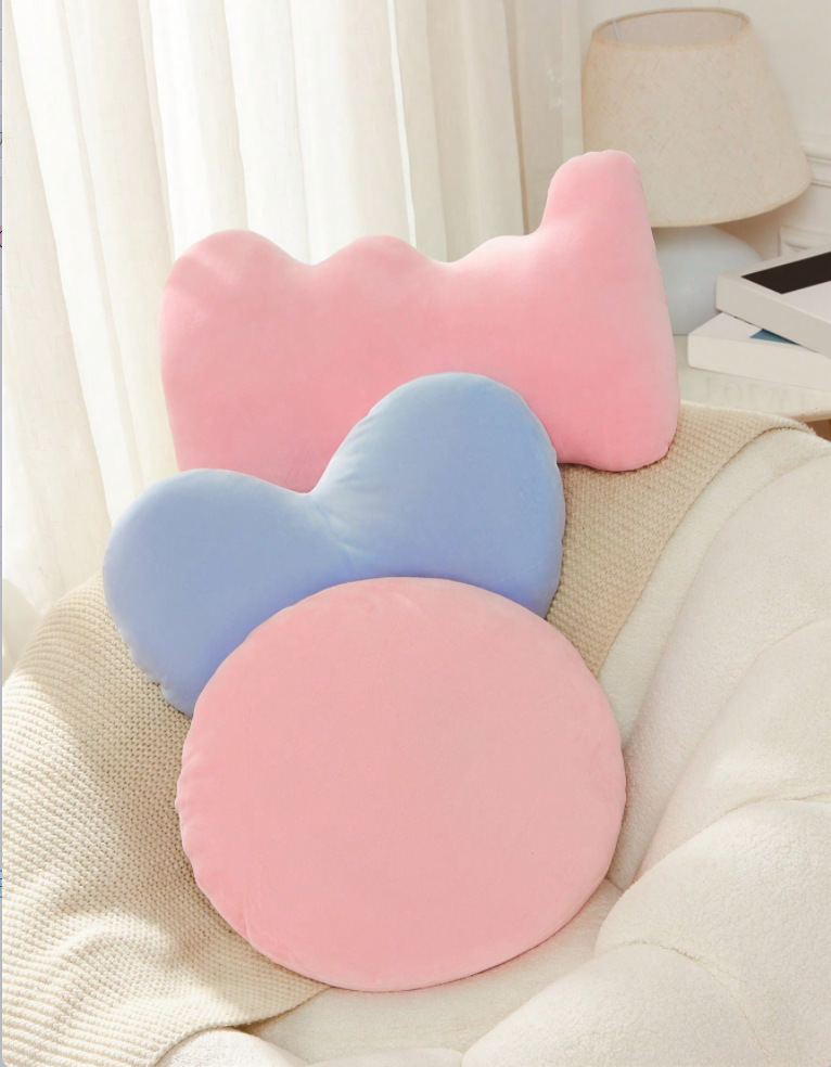 可爱心形抱枕被毛绒沙发靠垫床上头抱枕午睡护腰靠背垫汽车用坐垫详情1