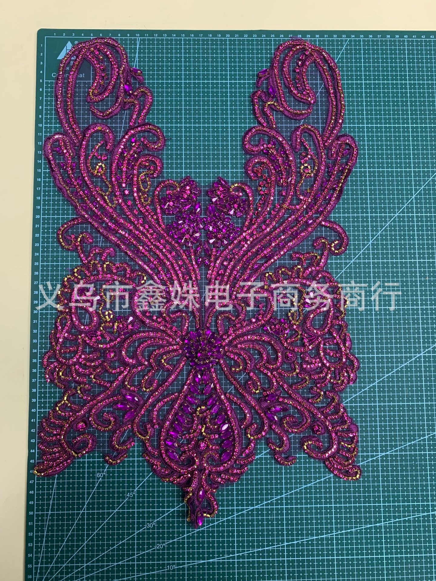 Hand-stitched tight-fitting wedding dress and evening gown, crystal decals, high-end rhinestone clothing accessories pic 17