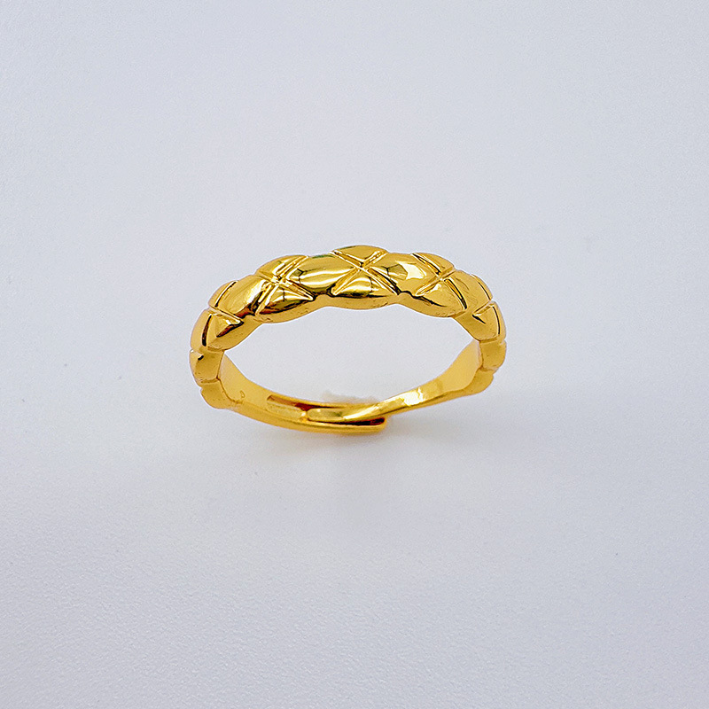 柏伶饰品新款小香风菱格戒指纹经典戒指窄版镶钻光面情侣对戒批发详情14