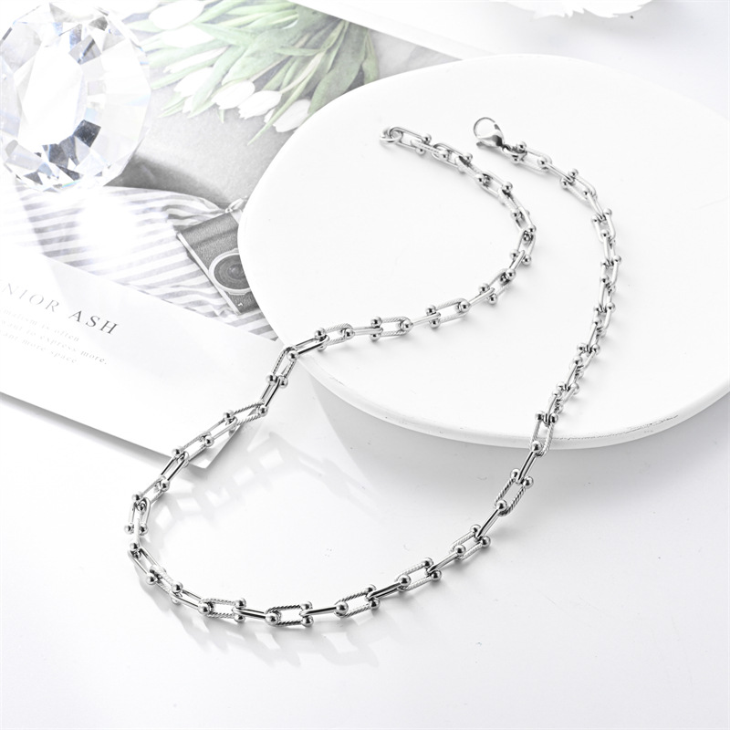 欧美重工钛钢轻奢个性马蹄链不锈钢U形项链马蹄扣男女锁骨链详情3