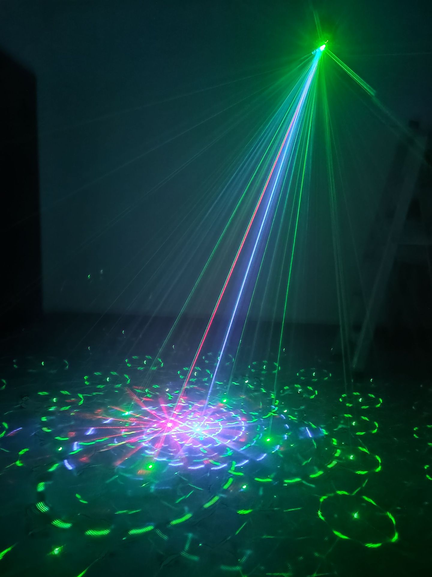 LED舞台灯激光壁挂灯酒吧台灯声控USB包房家庭KTV聚光灯 舞台炫彩灯光效果强详情8