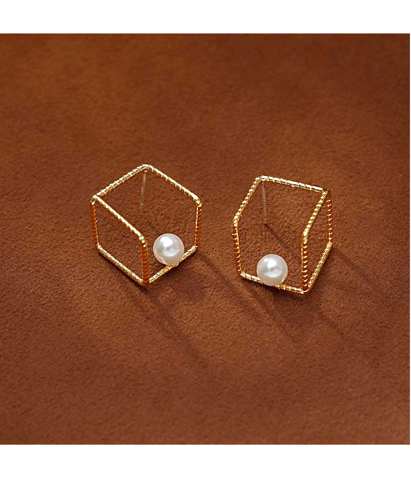 Hyacinth Korean minimalist style stud earrings, internet-famous, super fairy-like, versatile pearl earrings, fashionable and versatile geometric earrings pic 4