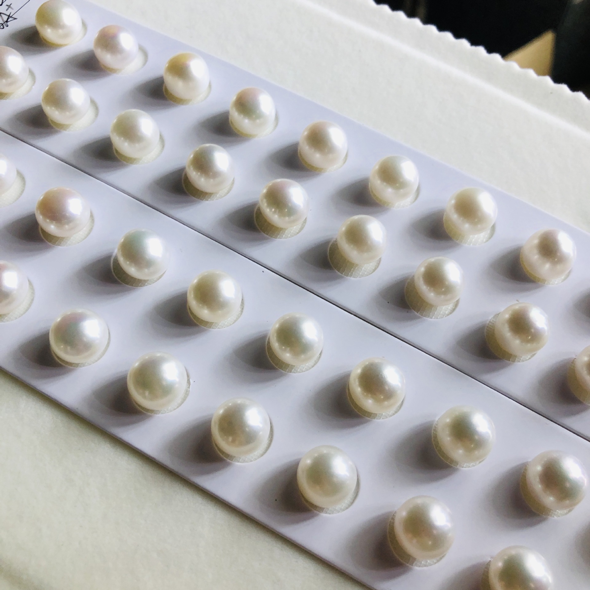 厂家批发现货 DIY 饰品强光高胖扁圆淡水珍珠裸珠颗粒 6A无暇散珠详情3