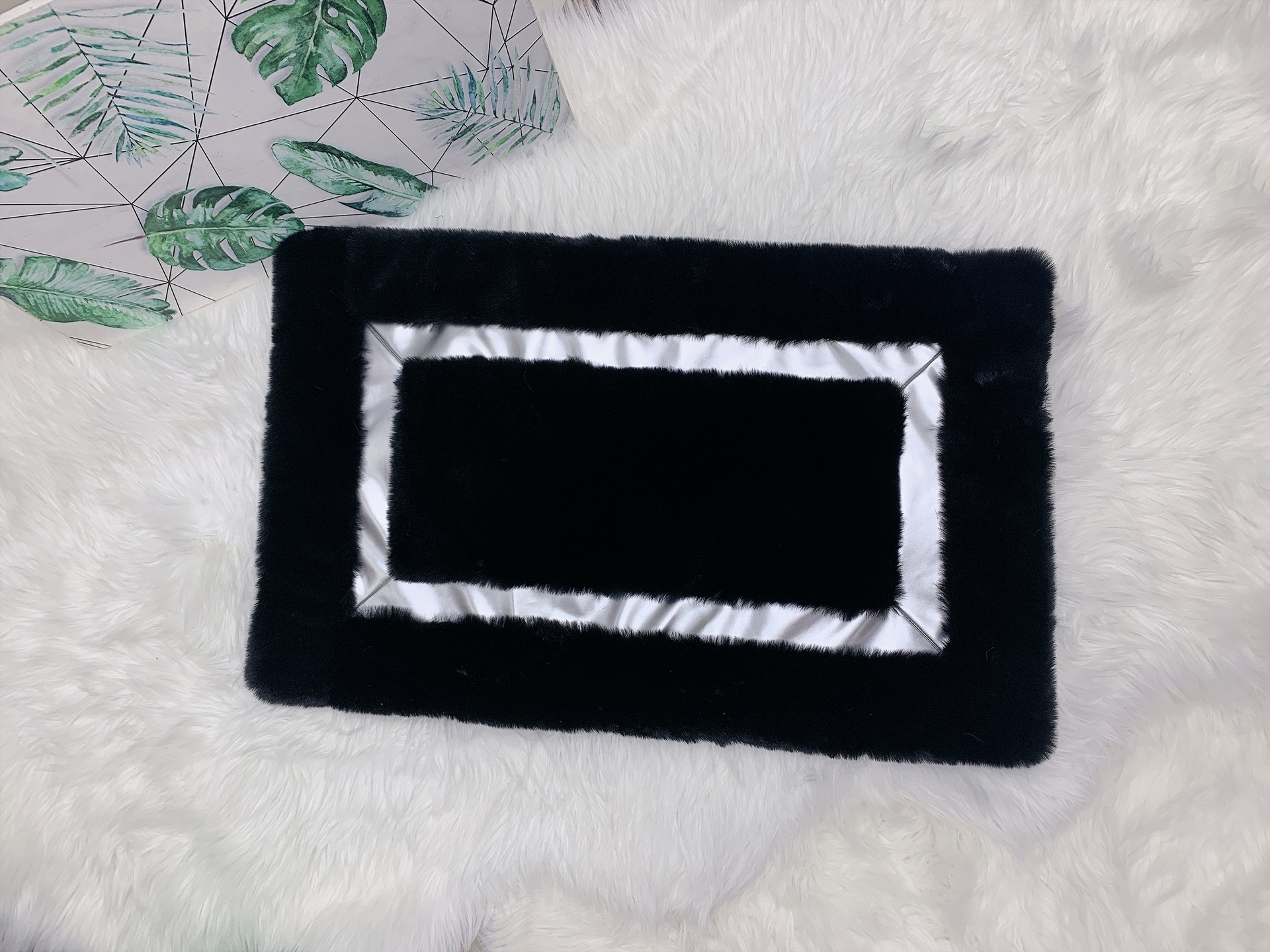 Wholesale foreign trade direct sales of anti-slip floor MATS, water-absorbing rabbit fur floor MATS, carpets, novel styles, skin-friendly fabrics, soft and comfortable pic 3