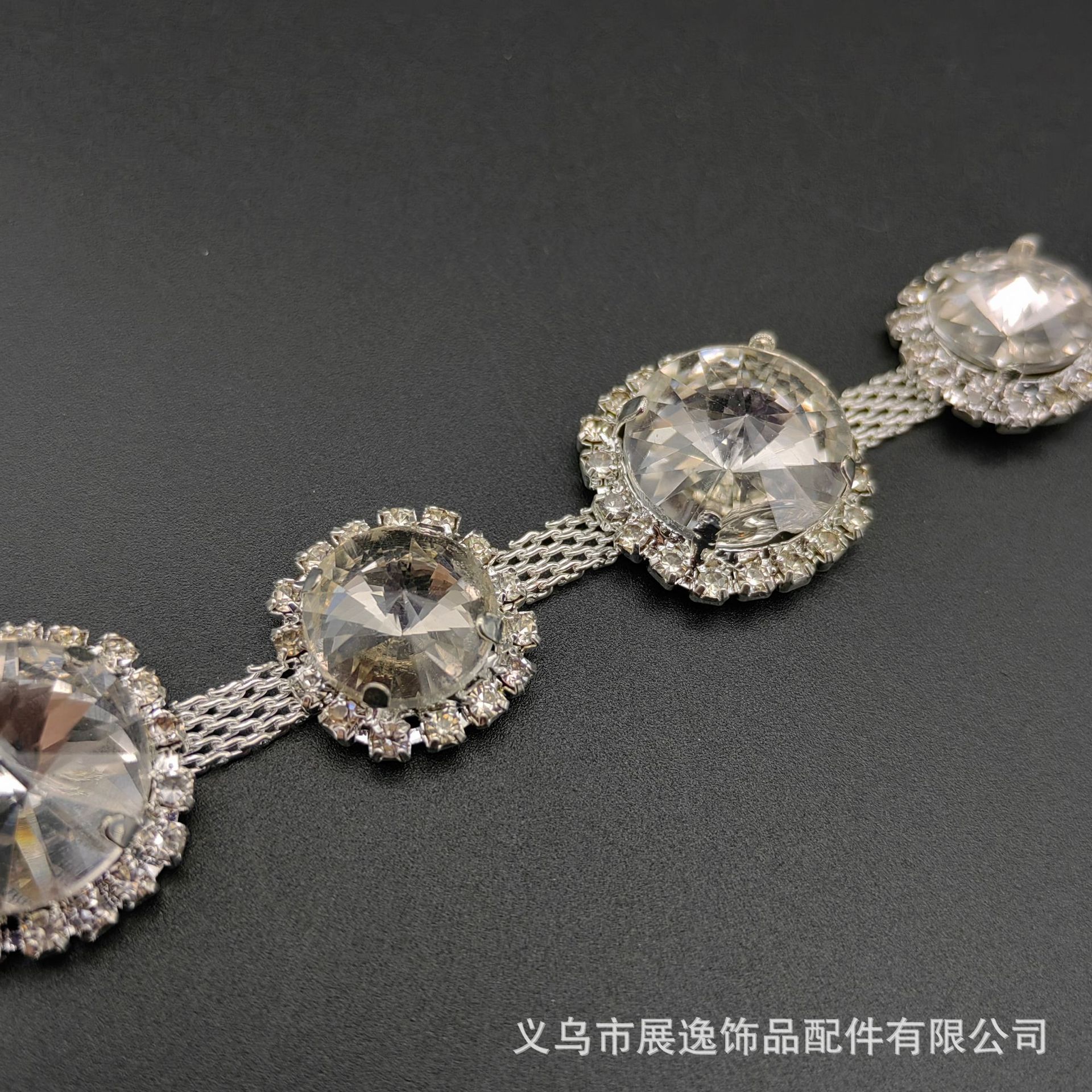 Factory direct sales of glass water diamond code chains, high-end wedding dress, dress, necklaces, clothing chains, accessories and accessories pic 4