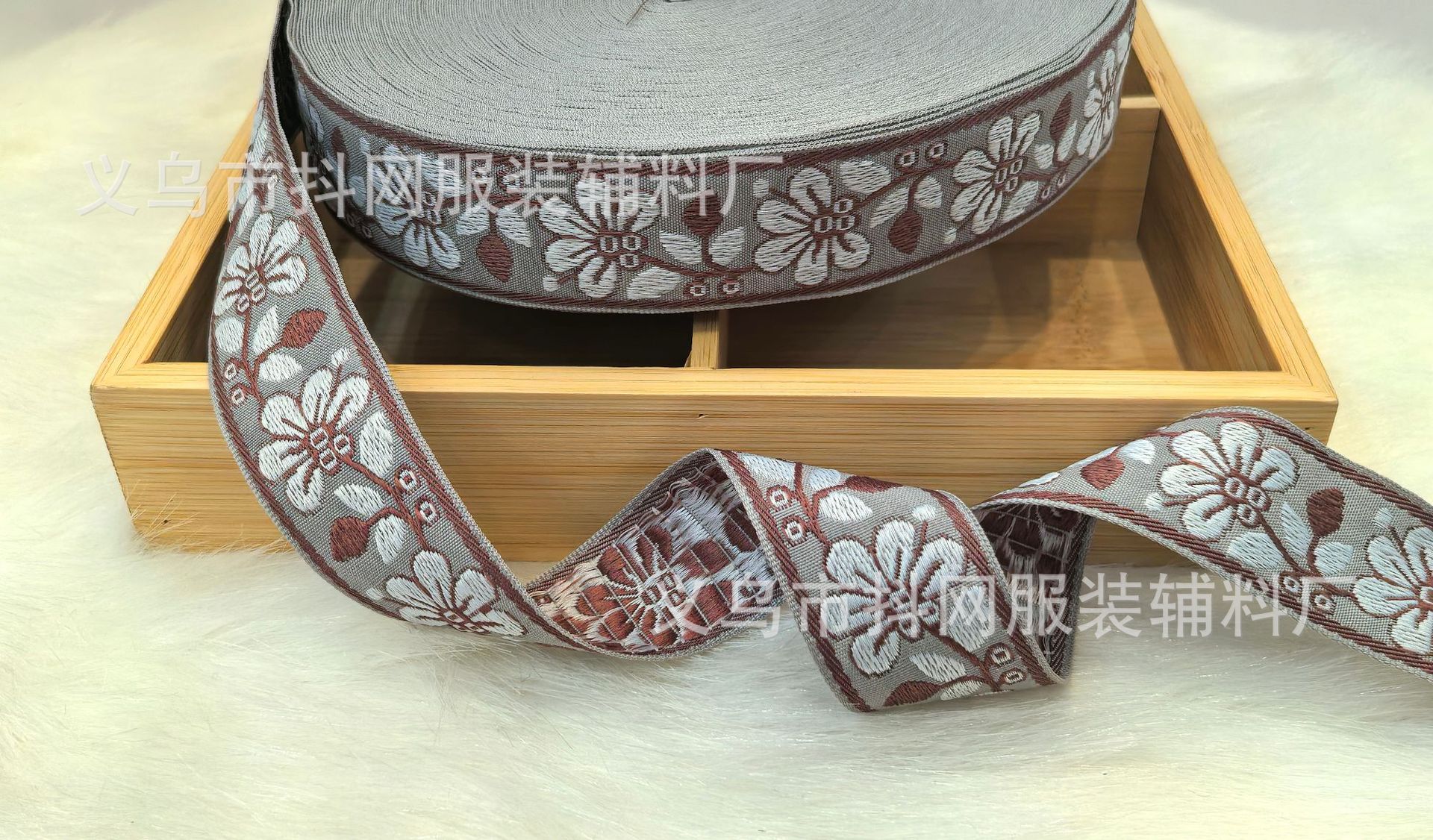 Wholesale of 3cm new ethnic-style jacquard ribbons, performance costumes, hair accessories, gift boxes, packaging ribbons and embroidered ribbons pic 9