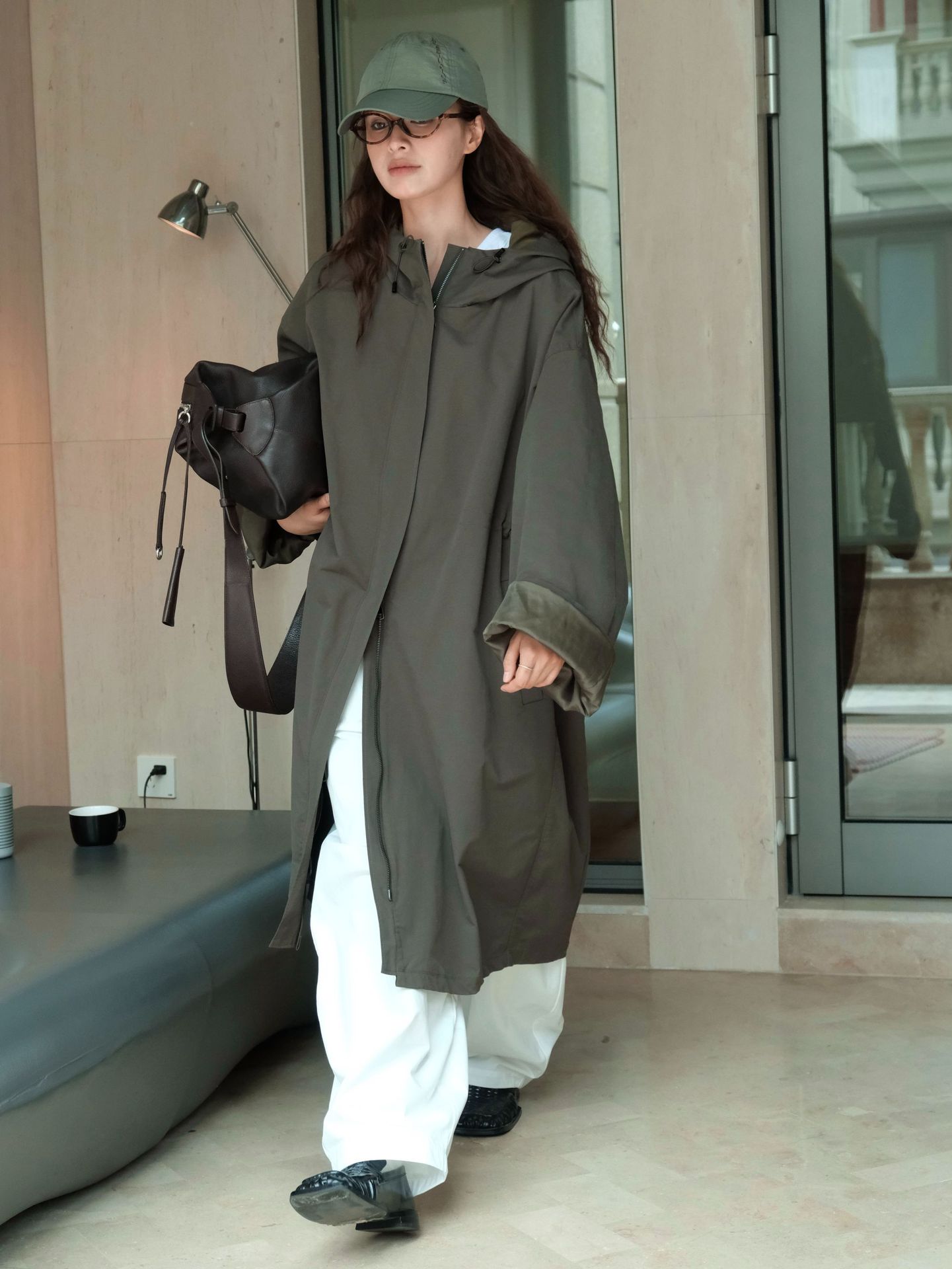The new autumn Japanese-style outdoor street casual hooded silhouette windbreaker is a slimming and windproof long coat for women pic 19