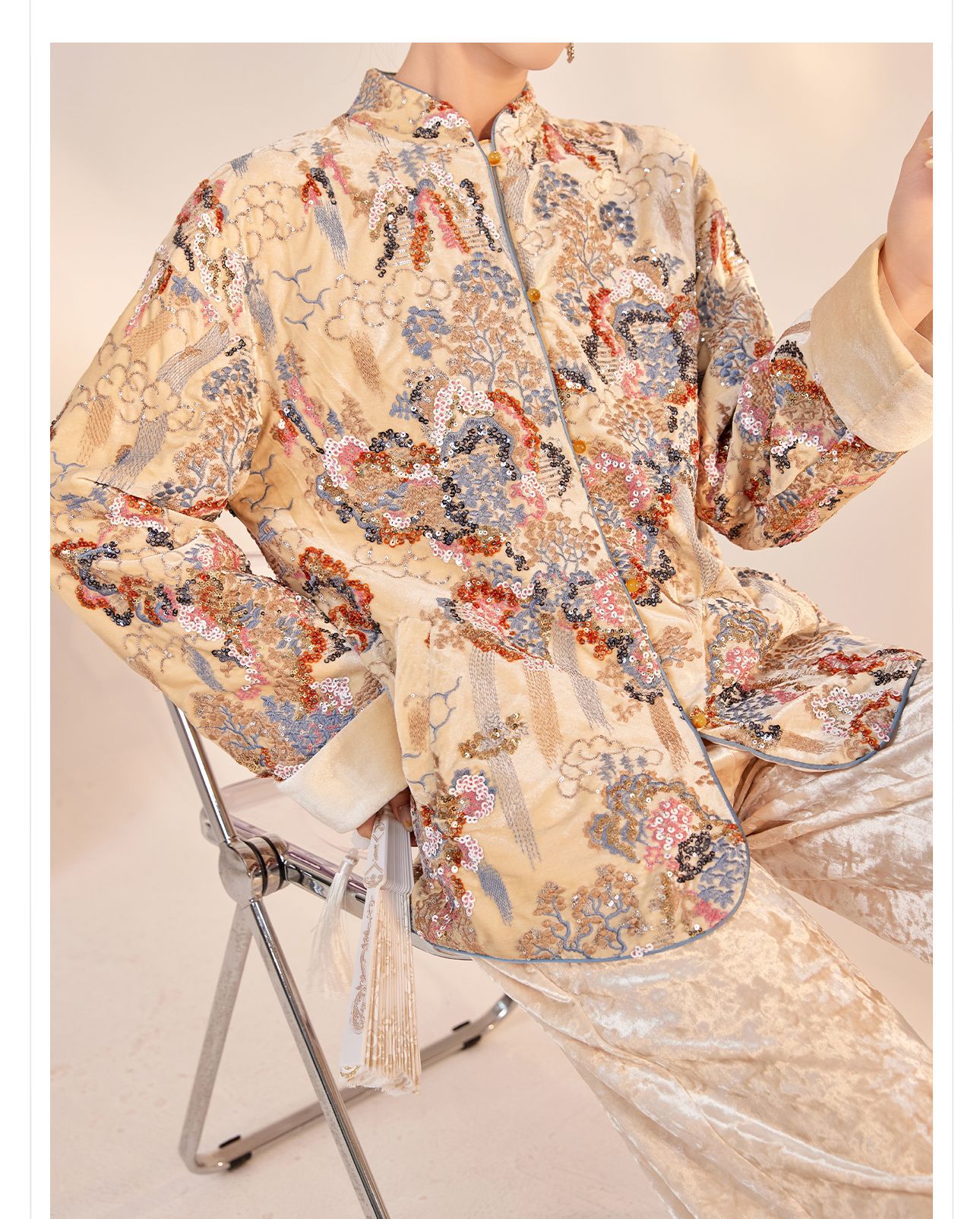 New Chinese-style top for women in the autumn and winter of 2025, featuring a heavy sequined embroidery design on cotton-padded jackets pic 11