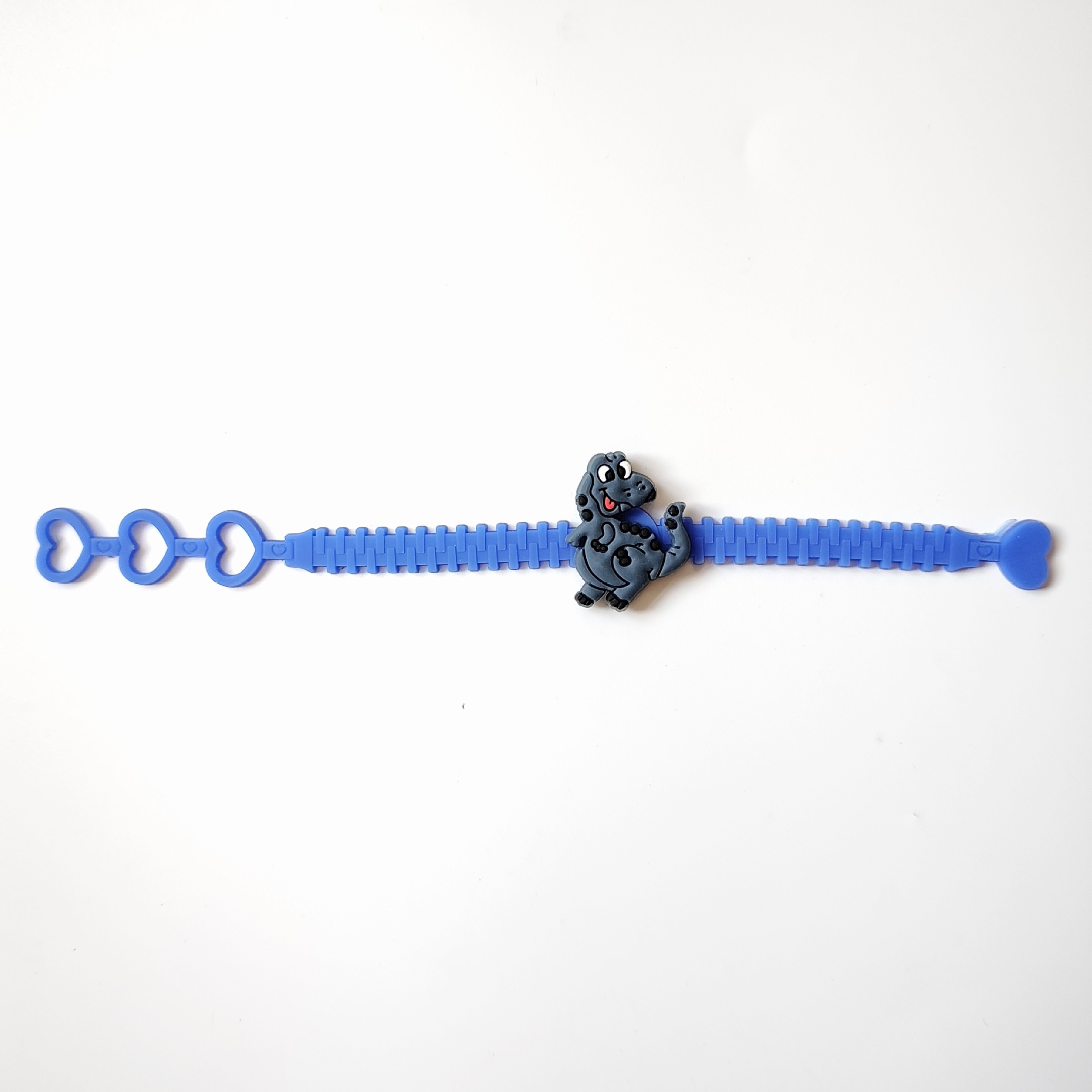 亚马逊跨境三孔桃心pvc手链创意手腕带恐龙手带儿童手环2元小礼品详情12