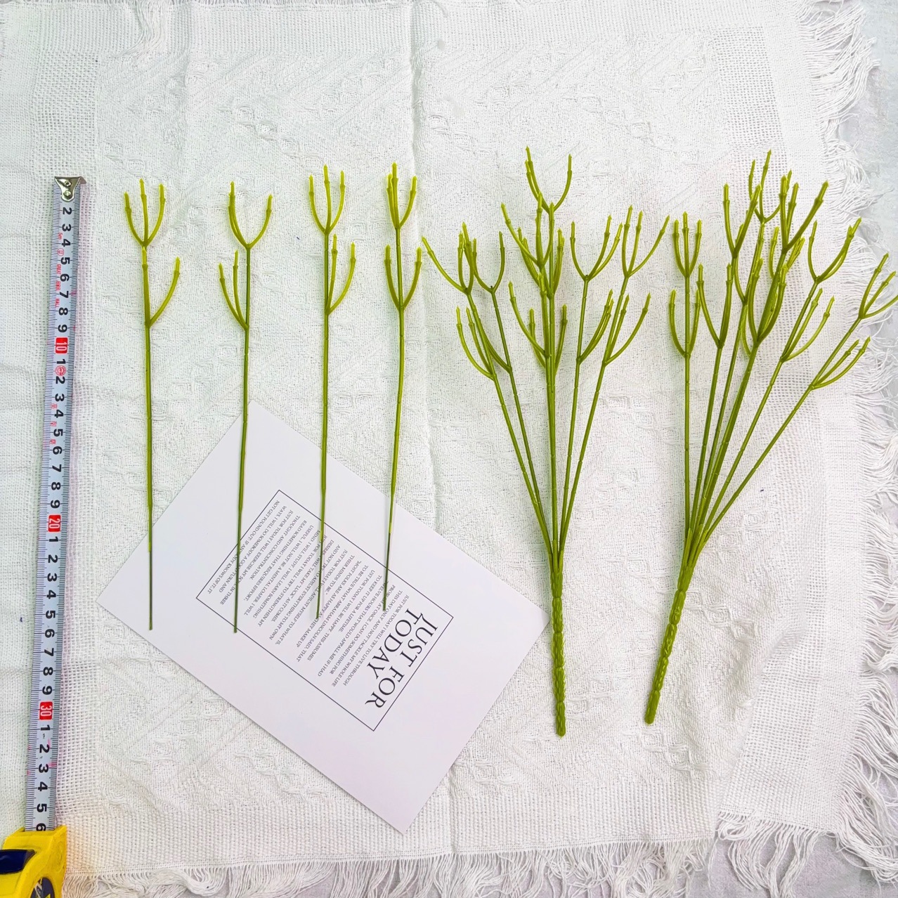 广东厂家直销花枝仿真花配件单只小5目花枝杆塑料铁丝包芯仿真花适用办公文化园艺装饰详情4