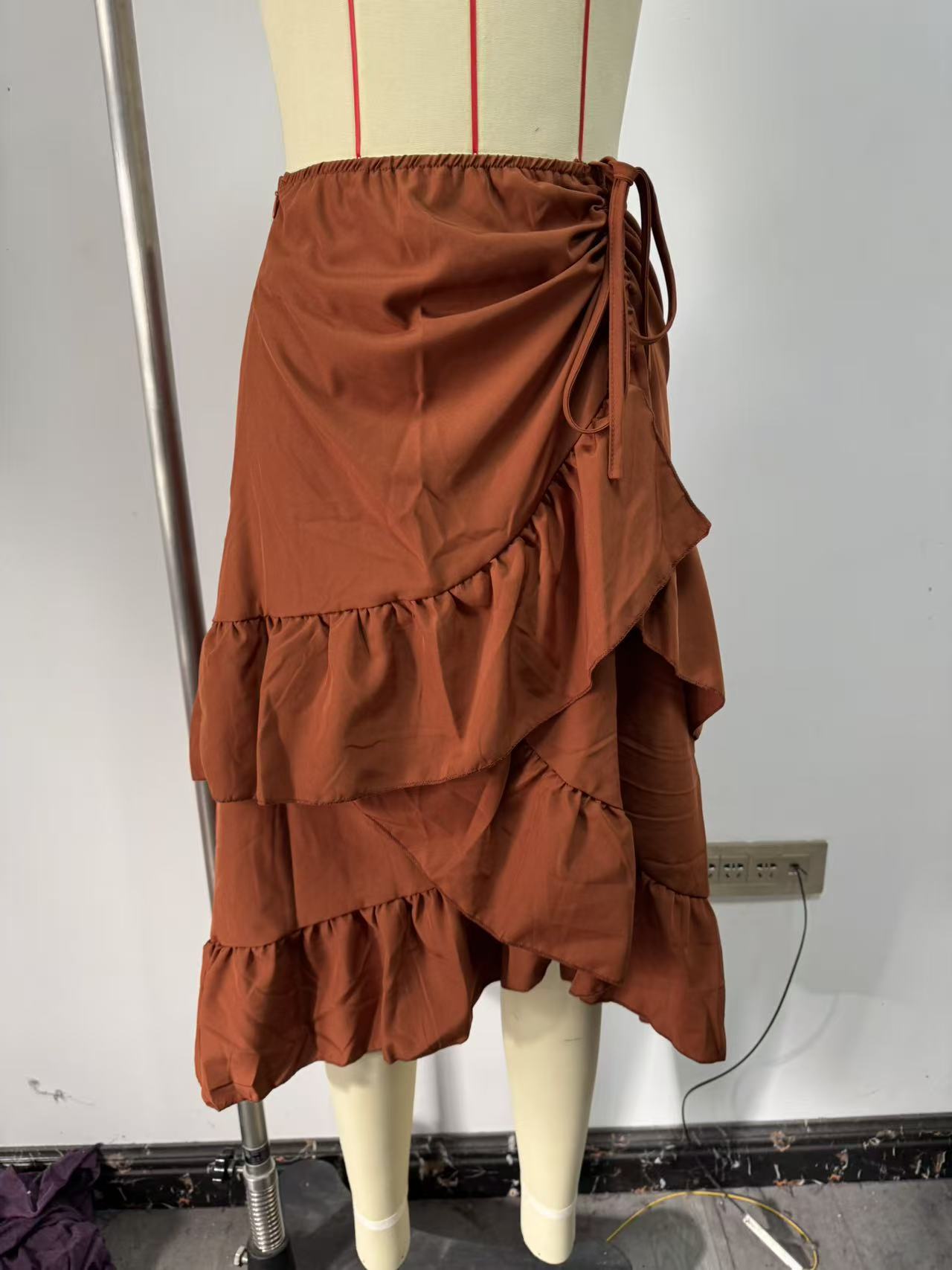 The 2026 summer new style elegant high-waisted, slimming, ruffled hem solid color skirt is in stock pic 20