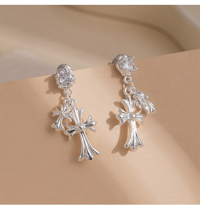 Sweet and cool style zircon silver cross stud earrings, a niche design sense, fashionable and individual earrings for women pic 6