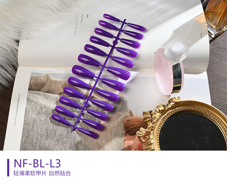 The long ballet nail with solid color and glossy oil from Europe and America, the mid-length trapezoidal nail art piece, and the false nails are exquisite and simple pic 3