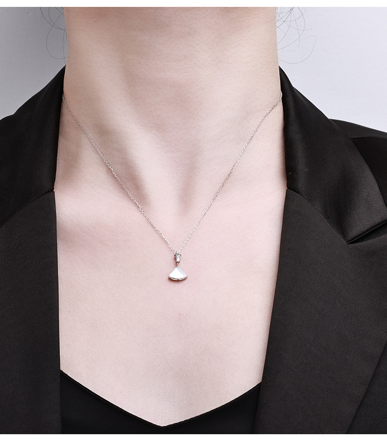 New pure silver zirconium-inlaid small dress necklace for women, white mother-of-pearl fan-shaped trendy fashion, niche Internet celebrity live-streaming supply factory pic 3