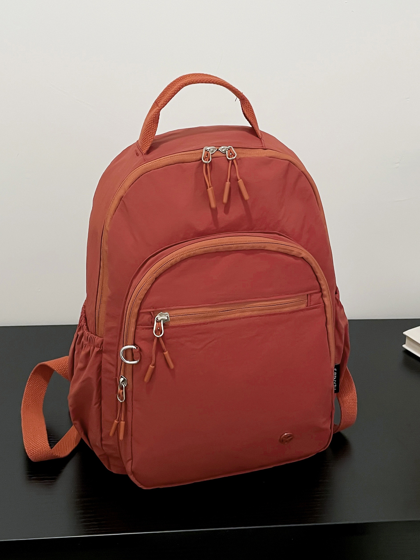 现货外贸跨境大容量轻便多隔层女士休闲百搭防泼水学生双肩包学生详情17