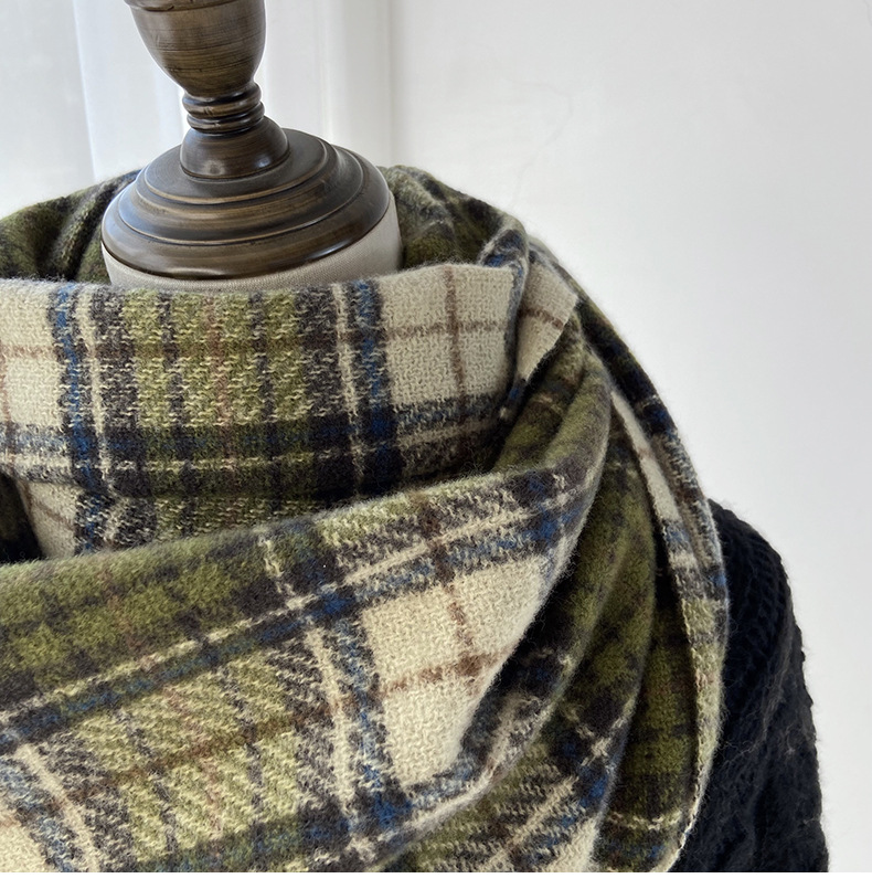 一件代发格子围巾女秋冬学生新款围脖韩系流苏高级氛围感保暖情侣百搭披肩地摊批发详情4