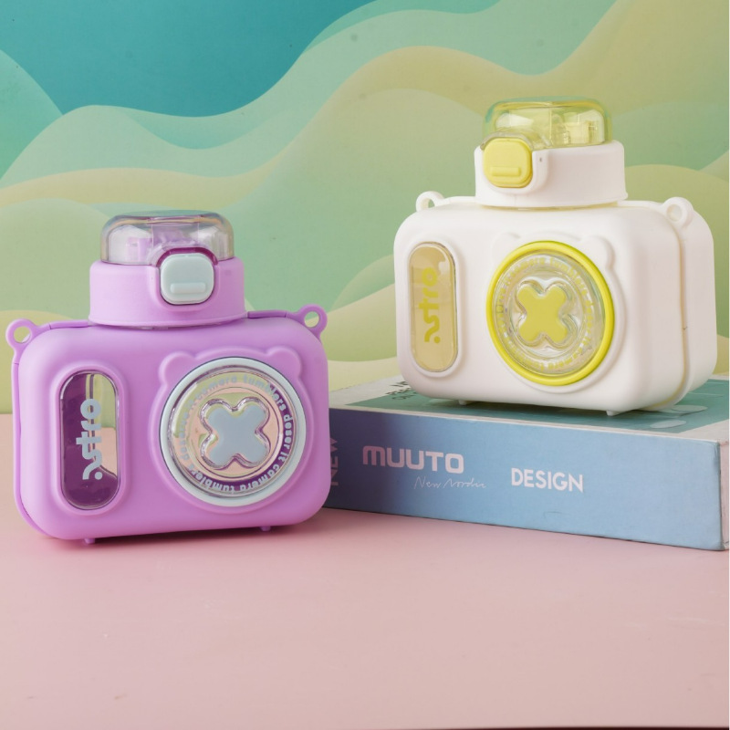 相机水杯夏季儿童高颜值可爱防摔耐高温塑料吸管杯子斜跨玩具杯子详情14