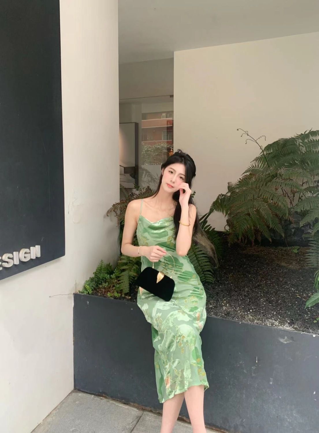 新款跨境外贸丝绒晚宴包闪钻女包旗袍包名媛手拿包绒面斜跨派对包详情2