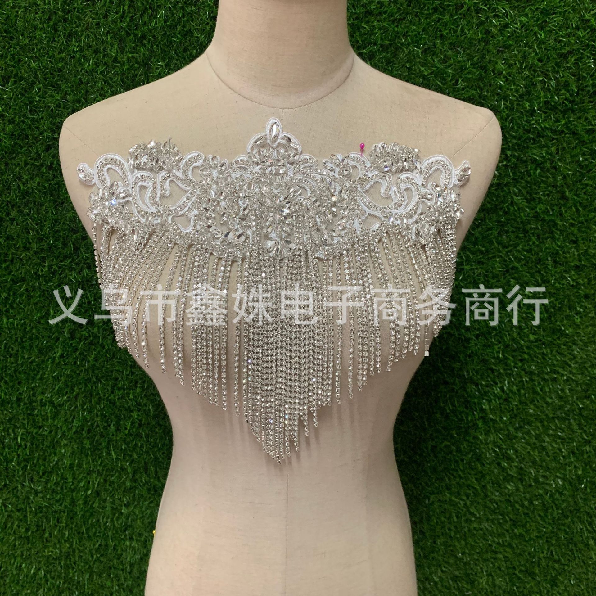 Clothing accessories, colored glass, diamond patterns, beading, embroidery, rhinestones, headwear, shoes and hats, accessories, hand-sewn diamond patterns, and matching flowers pic 10