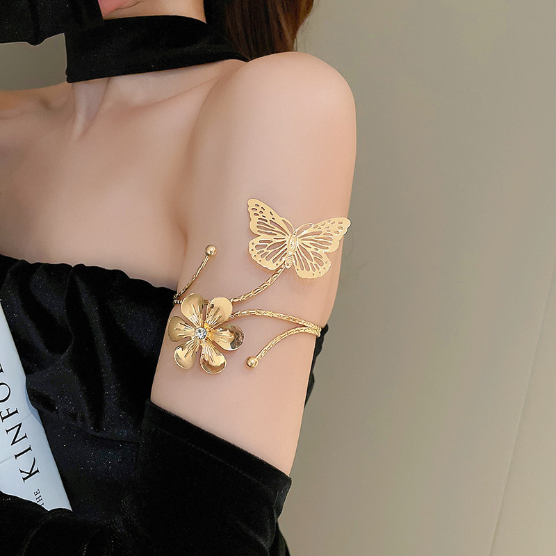 Cross-border European and American open armband bracelet, high-end, niche, versatile bracelet, exaggerated, individual and fashionable jewelry for women wholesale pic 31