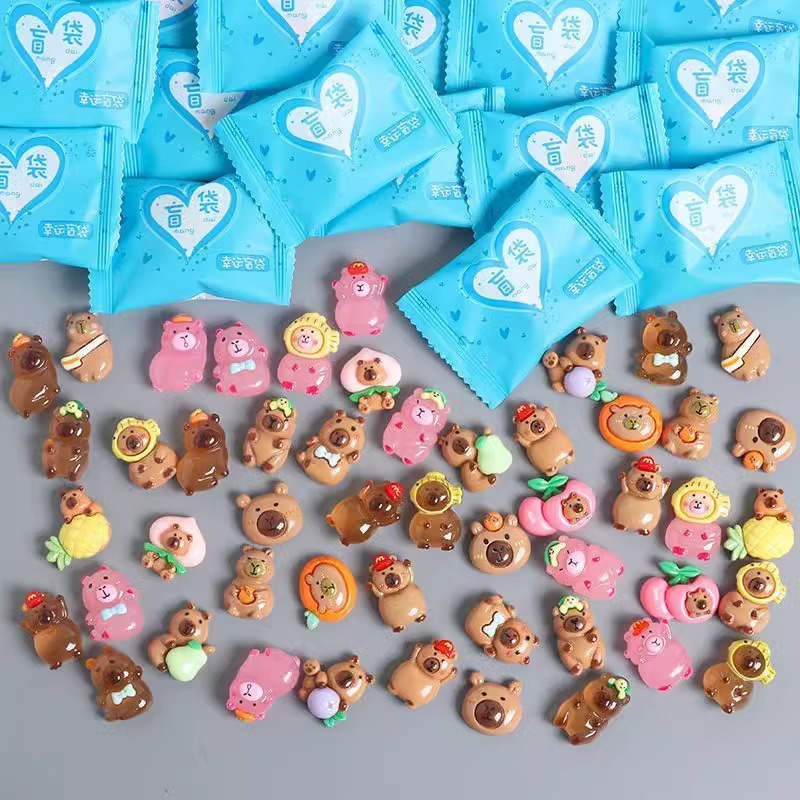 新品儿童盲袋玩具卡皮巴拉可爱发光夜光卡通饰品小配件玩偶详情1