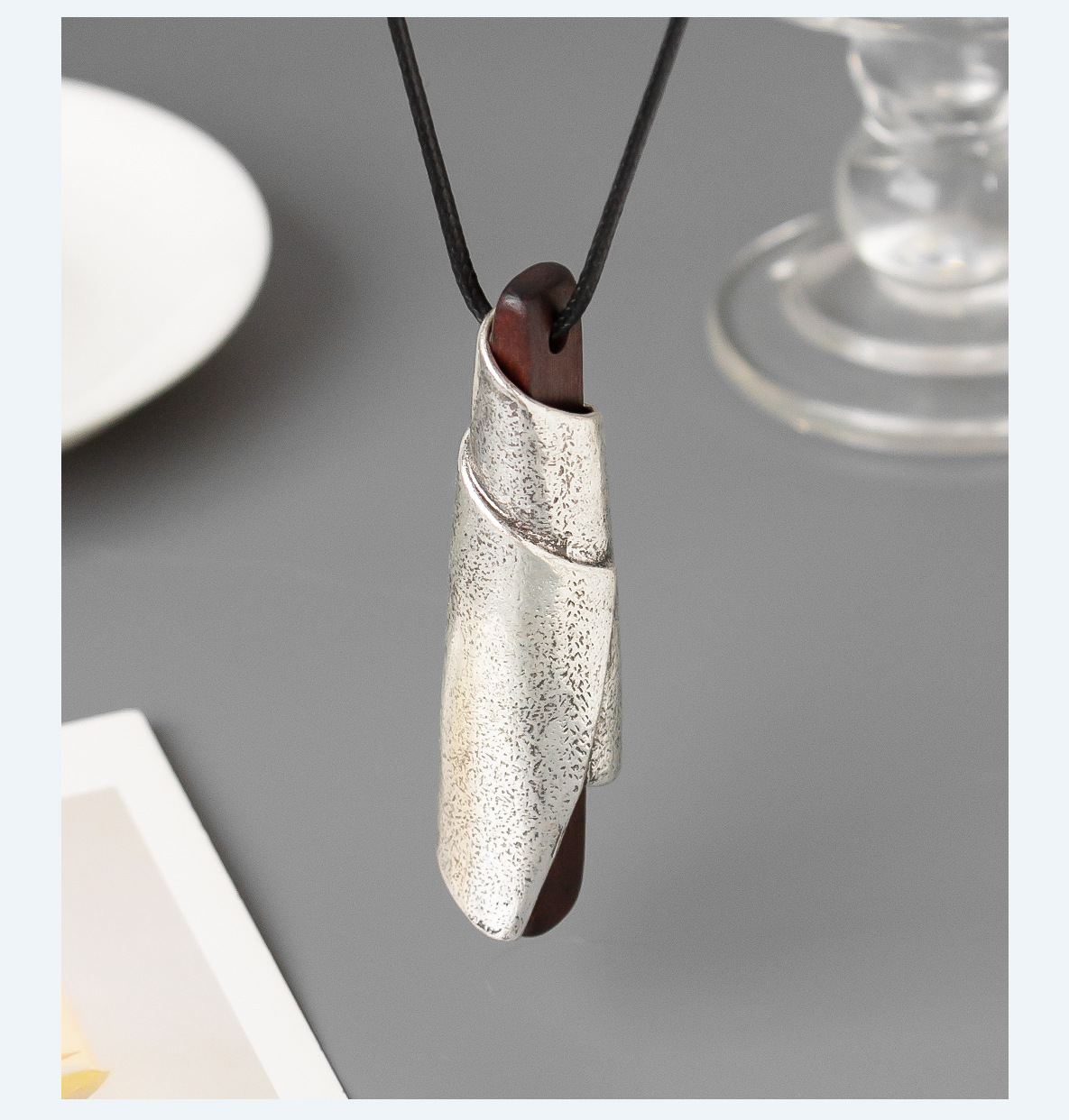 冬季圆管镶木项链复古高级感简约做旧长款简约可调节哨子型毛衣链详情8