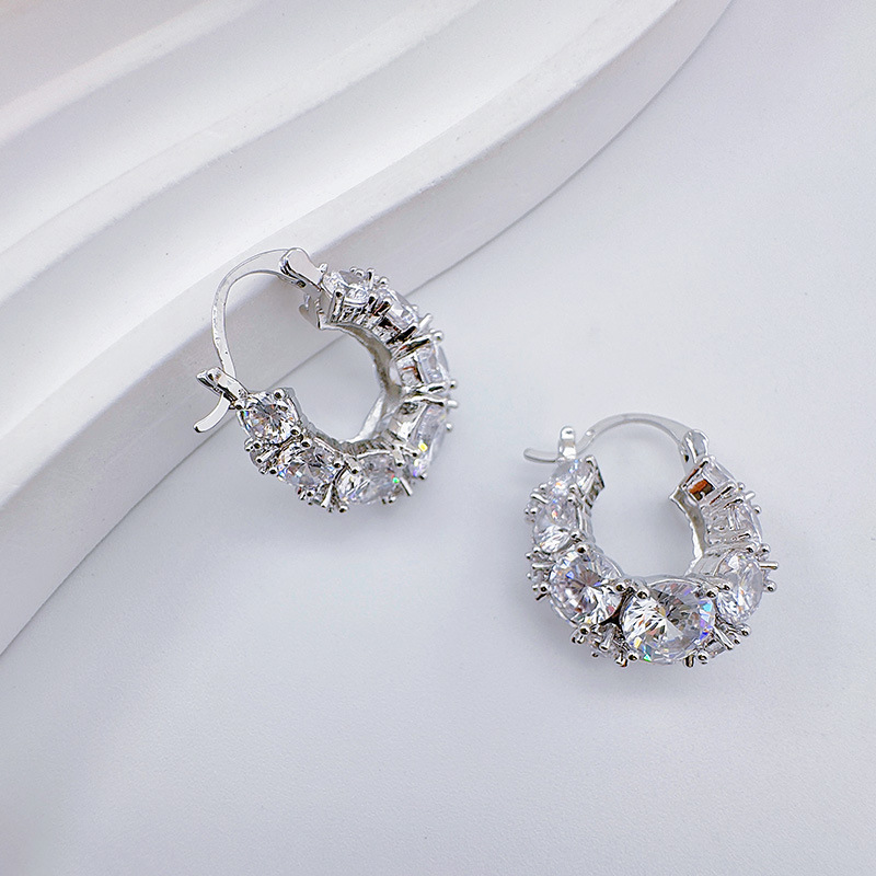 柏伶饰品网红高级感锆石圆环耳扣个性小众时尚百搭耳钉超闪耳环女详情11