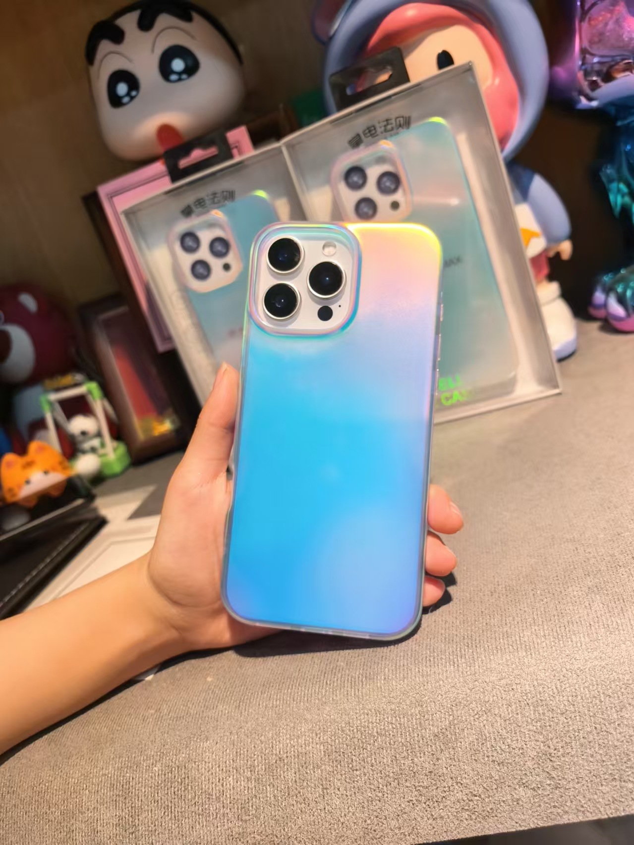 掌电法则 IMD冰淇淋磨砂极光镭射渐变 苹果1516Promax专用手机壳 手机保护套 防摔耐磨抗刮
详情5