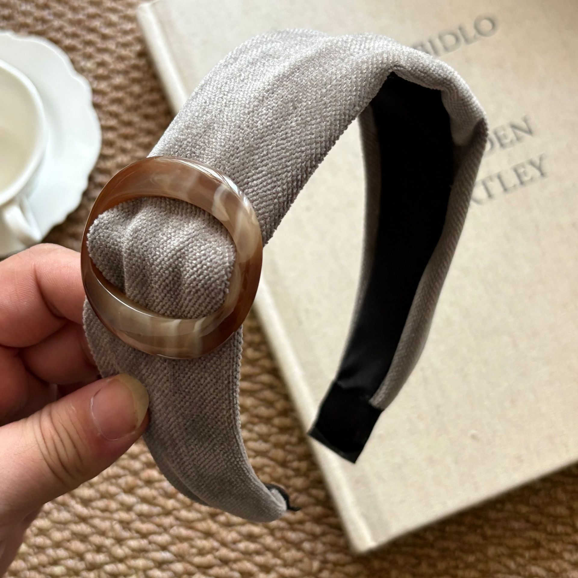 高分智感!美拉德玳瑁色圆环宽边发箍时尚复古高颅顶头箍外戴发饰详情10