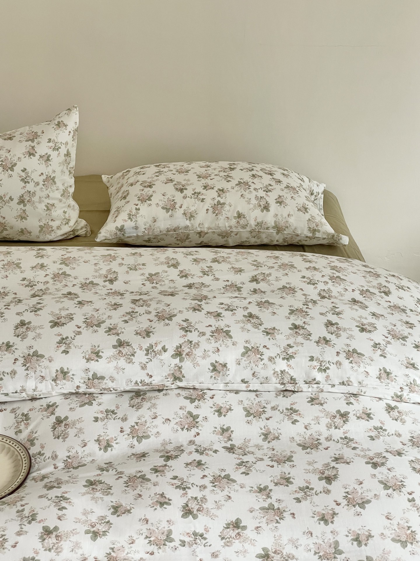 A set of three or four pieces with fresh small floral print double-layer yarn, pure cotton soft naked sleeping quilt cover and cartoon bedding pic 83